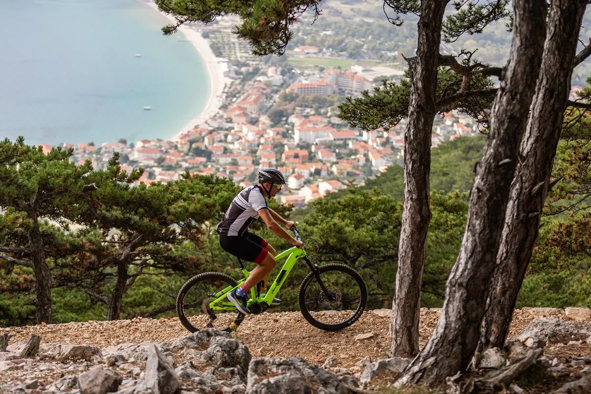 From Vrženica Canyon to Mala and Vela Luke Bay